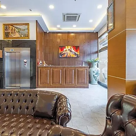 Bulvar Hotel 3*