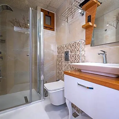 Bulvar Hotel 3*