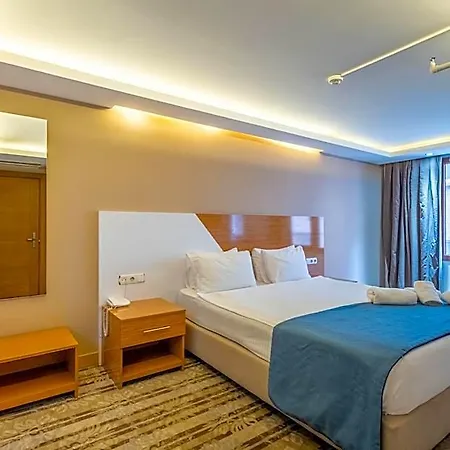 Bulvar Hotel 3*
